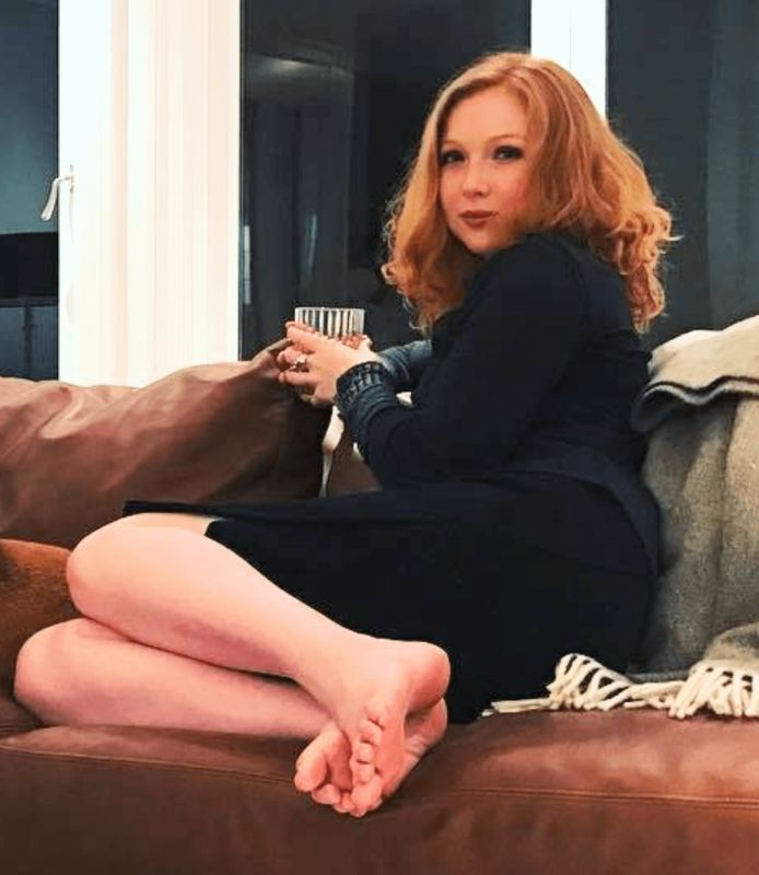 Best Molly Quinn Fake Nudes