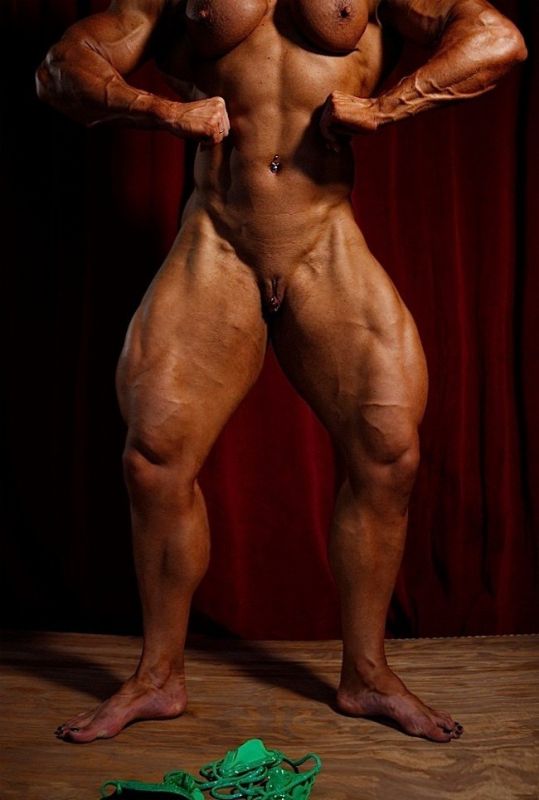perfect nude female muscle