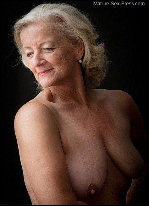 beautiful vintage nude mature women