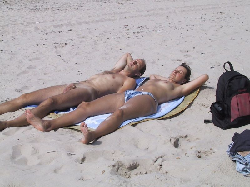 gf nude beach gif