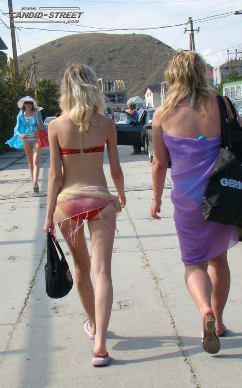 hot naked women on the beach