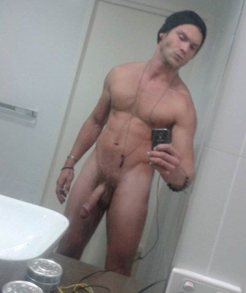 nude guy big dick selfie