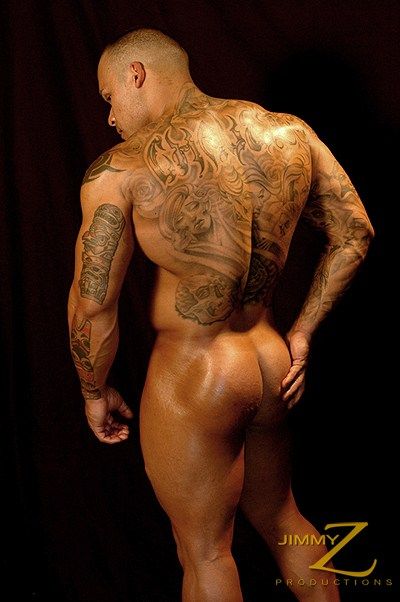 muscle guys naked ass