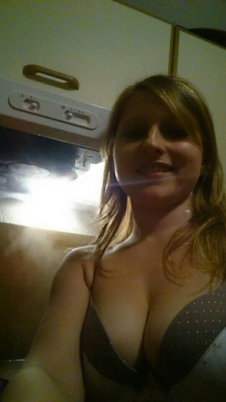 nude female ass selfie