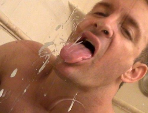 licking cum from pussy