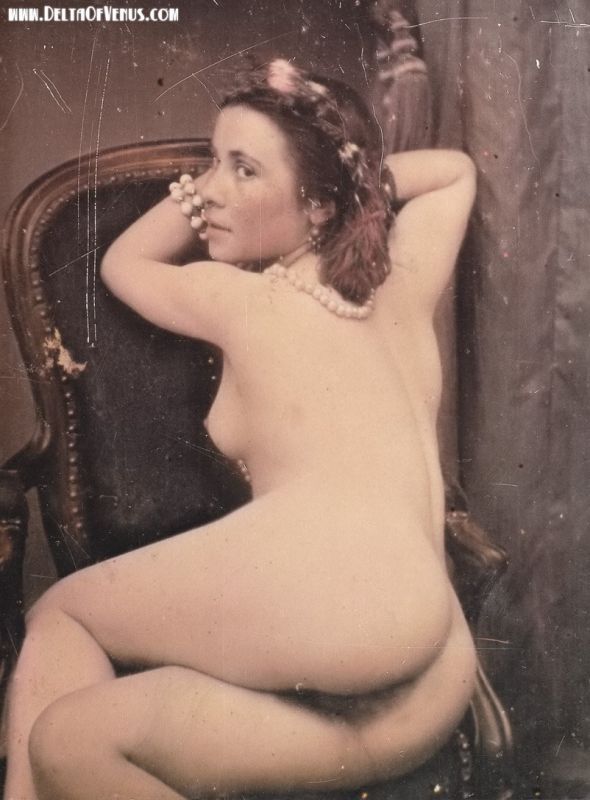 perfect women naked vintage