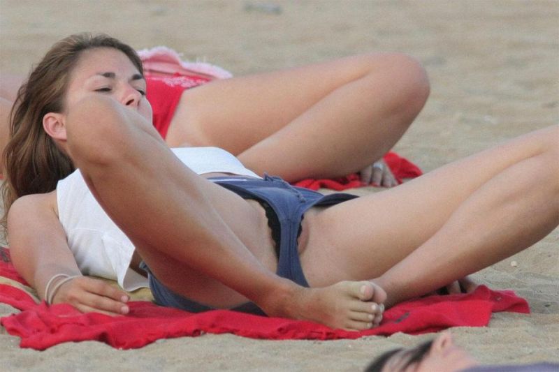 beach bikini camel toe pussy