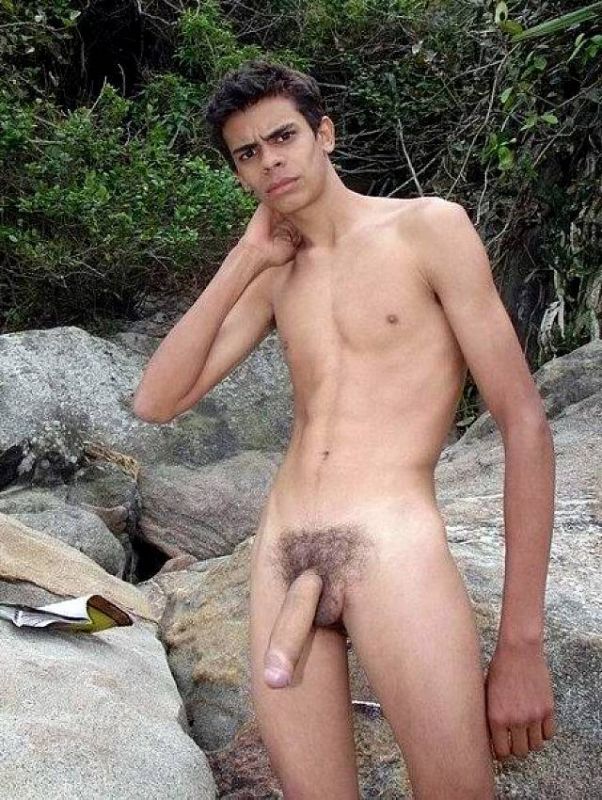 straight guys nude beach