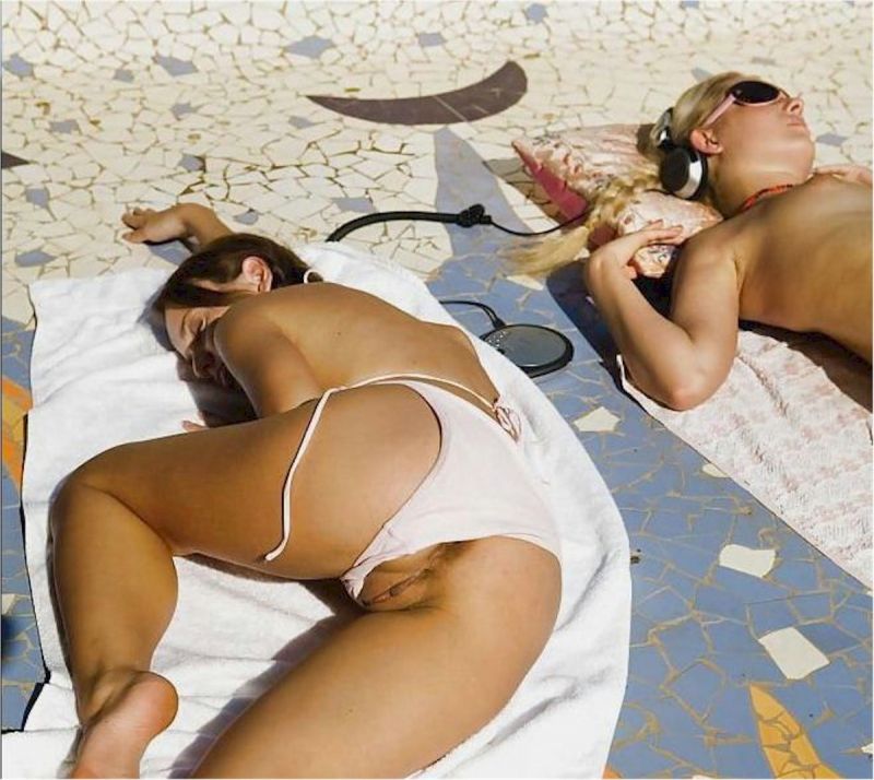 female nude beach pussy