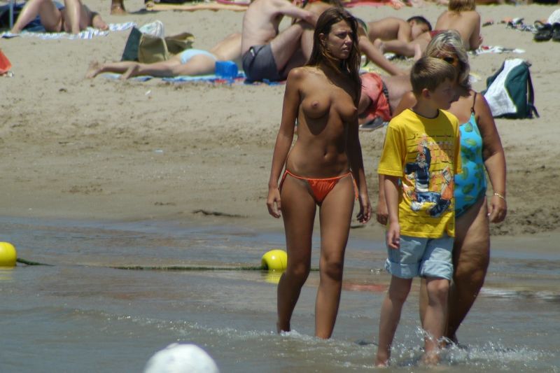 girlfriend nude beach