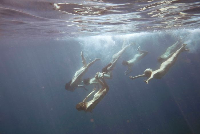nude underwater blowjob