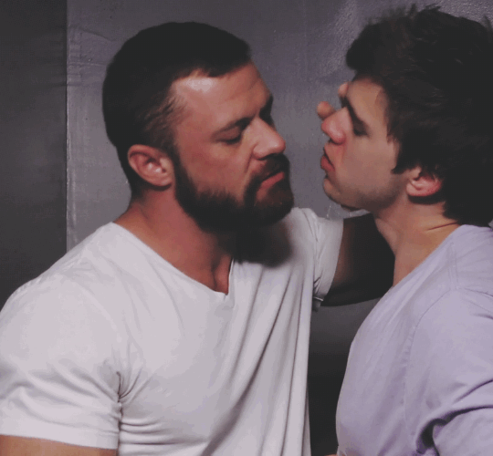 gay sloppy kiss