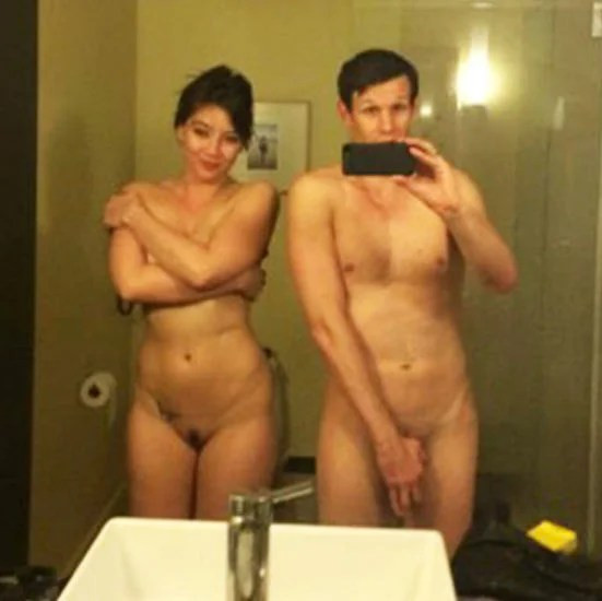 gay naked selfie