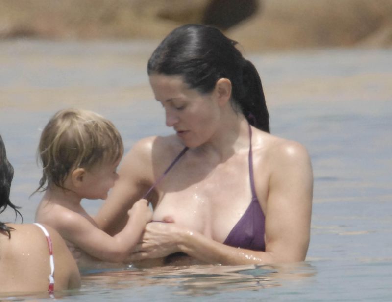 courtney cox scene
