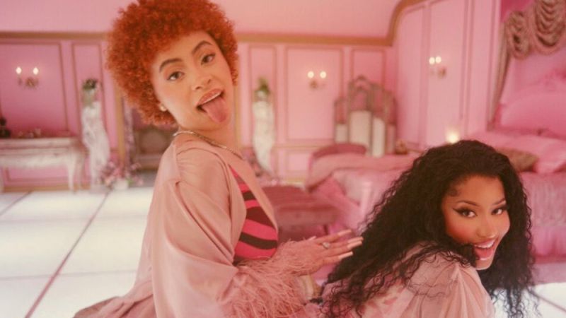 nicki minaj pink friday