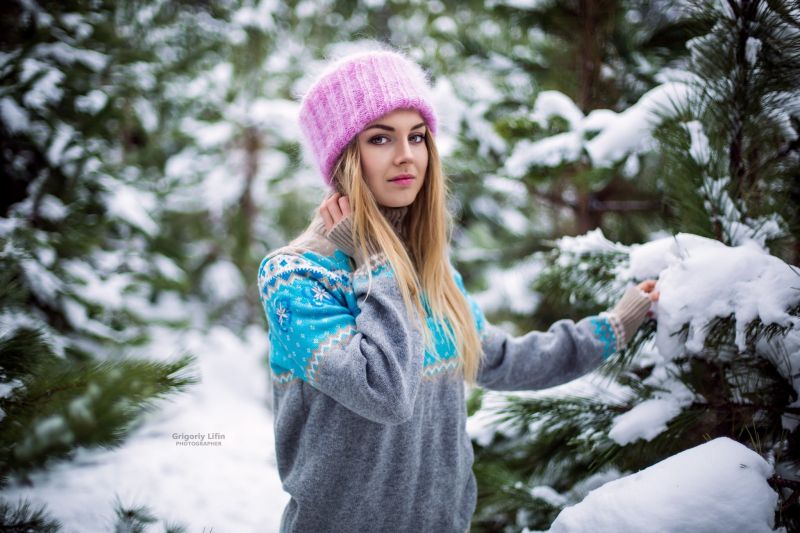 girlfriend in snow pictures