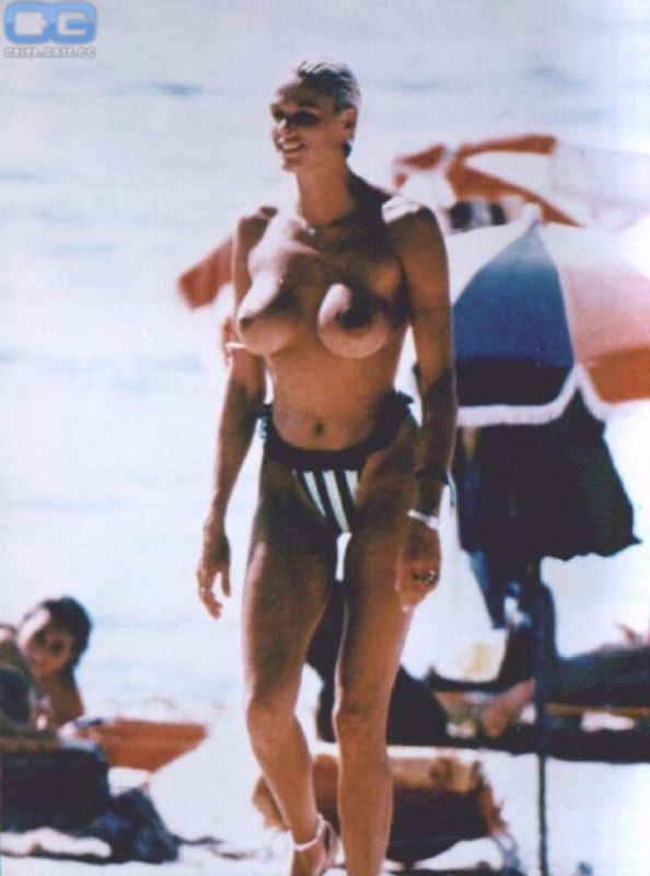 brigitte nielsen toes