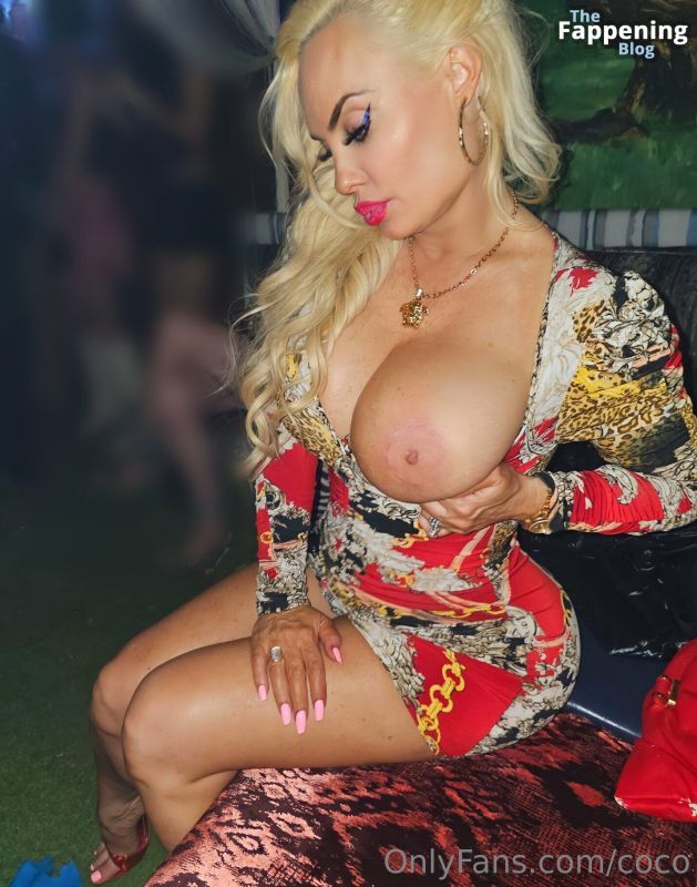 beach tits
