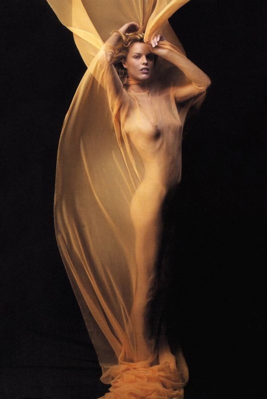 eva herzigova pirelli pasta photo