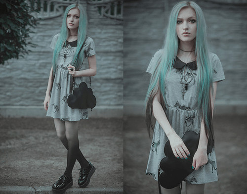 old style goth girl