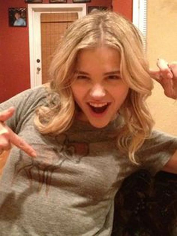 chloe grace moretz sticking