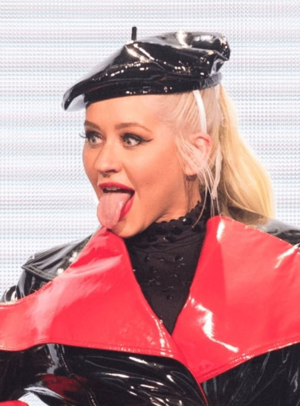 christina aguilera bionic lips