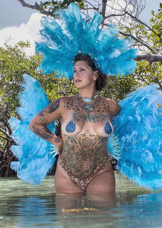 american pickers danielle colby measurements