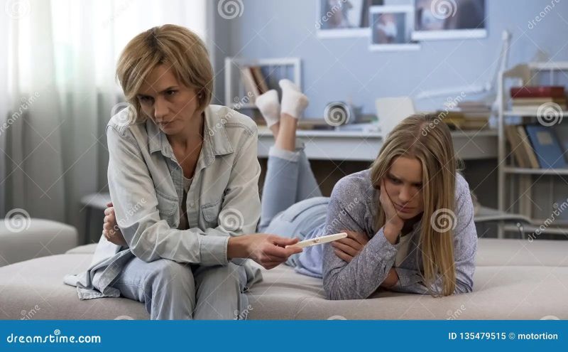 awkward pregnancy photos
