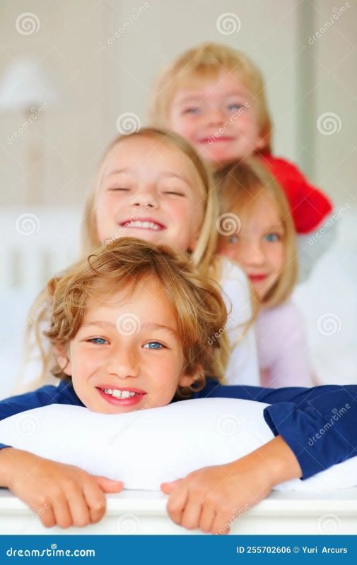 sisters living together