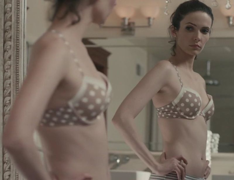 elizabeth tulloch bathing suit
