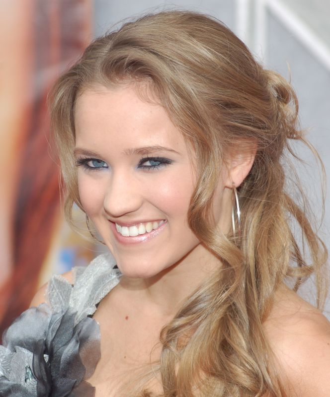 emily osment no makeup