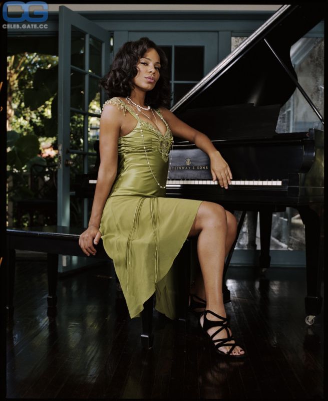 sanaa lathan skirt mini