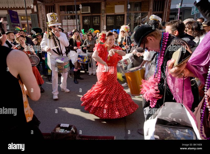 female mardi gras mask