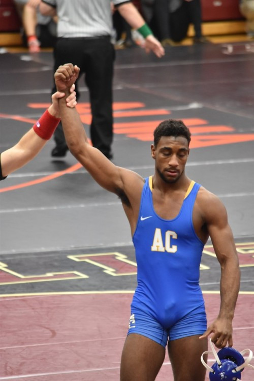 masculine wrestling
