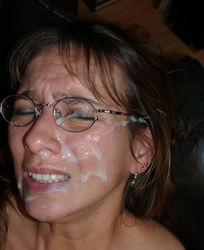 pretty girls wear glasses