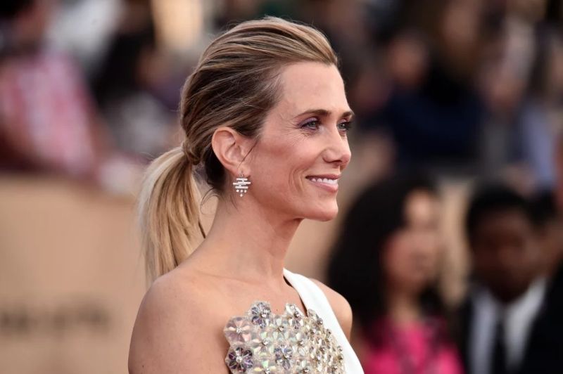 kristen wiig dark hair