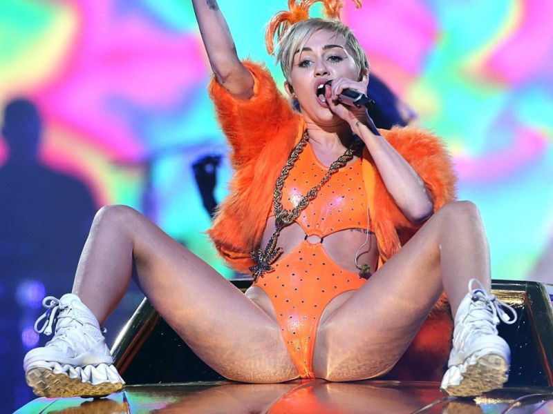 miley cyrus se
