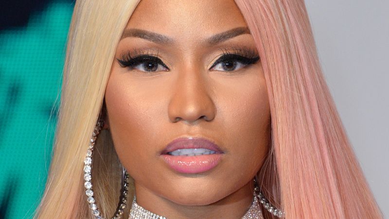 nicki minaj no makeup or wig