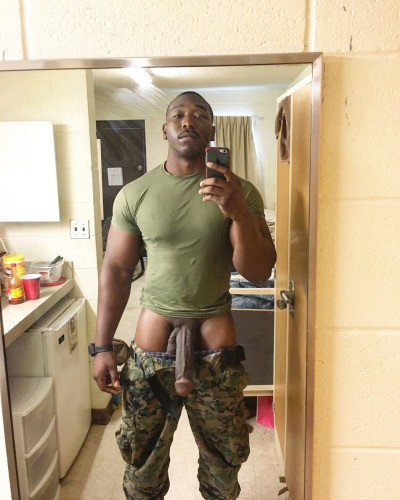 hot shirtless guy selfie