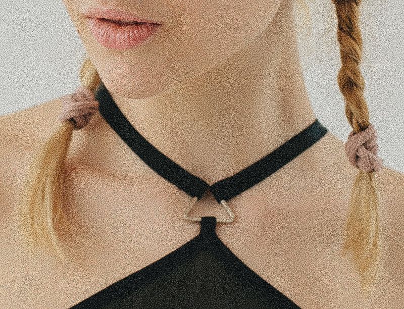walking in a shelf bra