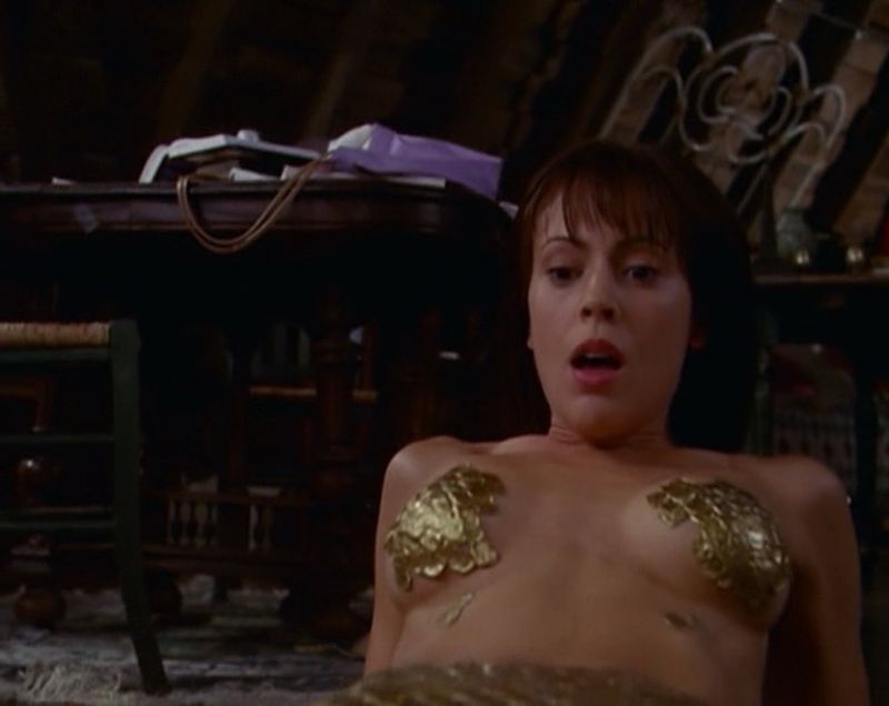 alyssa milano lipstick