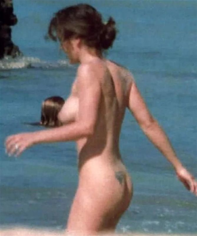 alyssa milano bathing