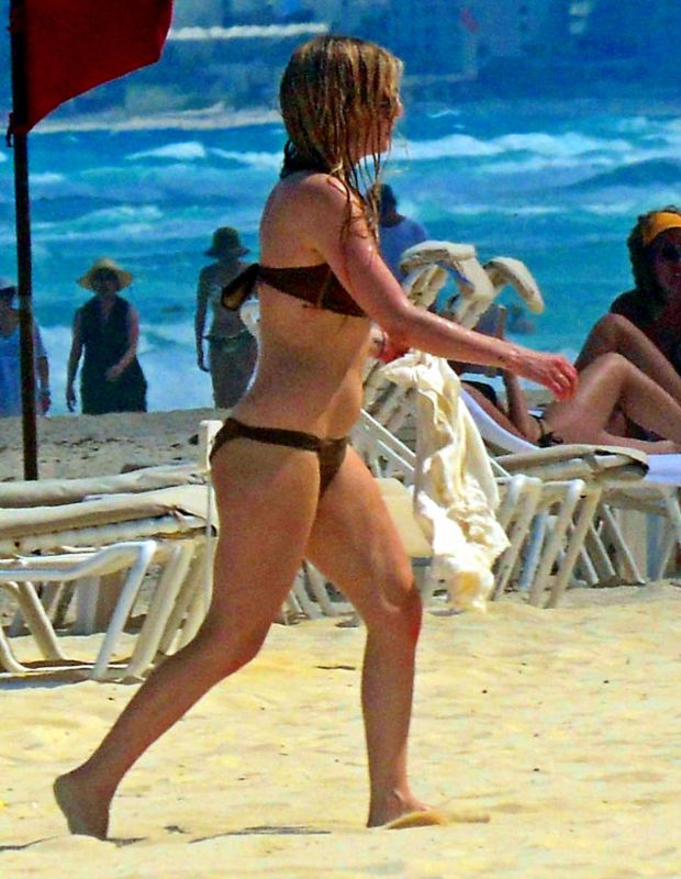 avril lavigne jones beach