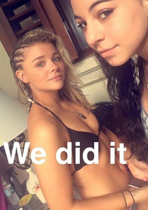 chloe grace moretz pits