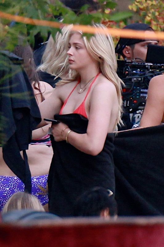 chloe grace moretz running