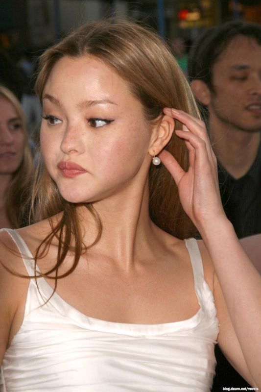 devon aoki acne