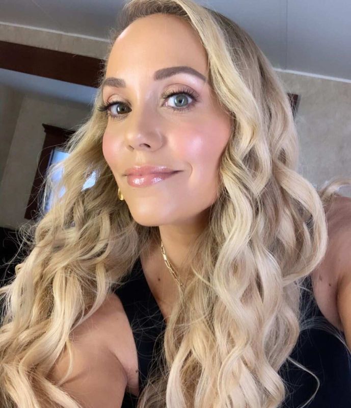 elizabeth berkley excited