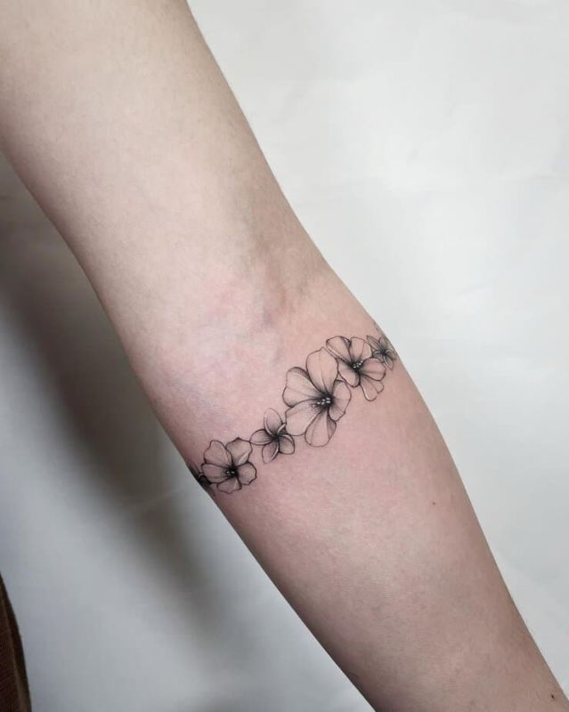 hawaiian flowers tattoos and their meanings