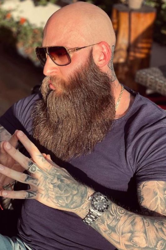 short hairstyles men with beard