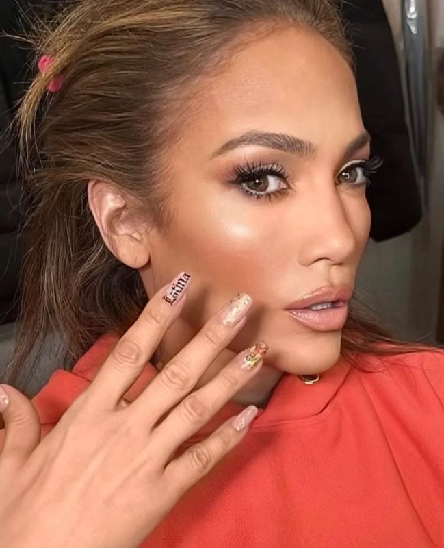j.lo nail polish